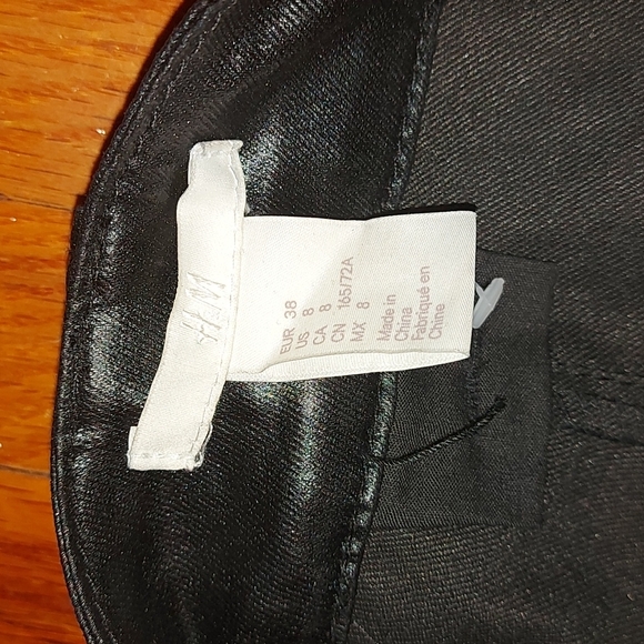 Button-Up Faux Leather Skinny Pants - Picture 6 of 7